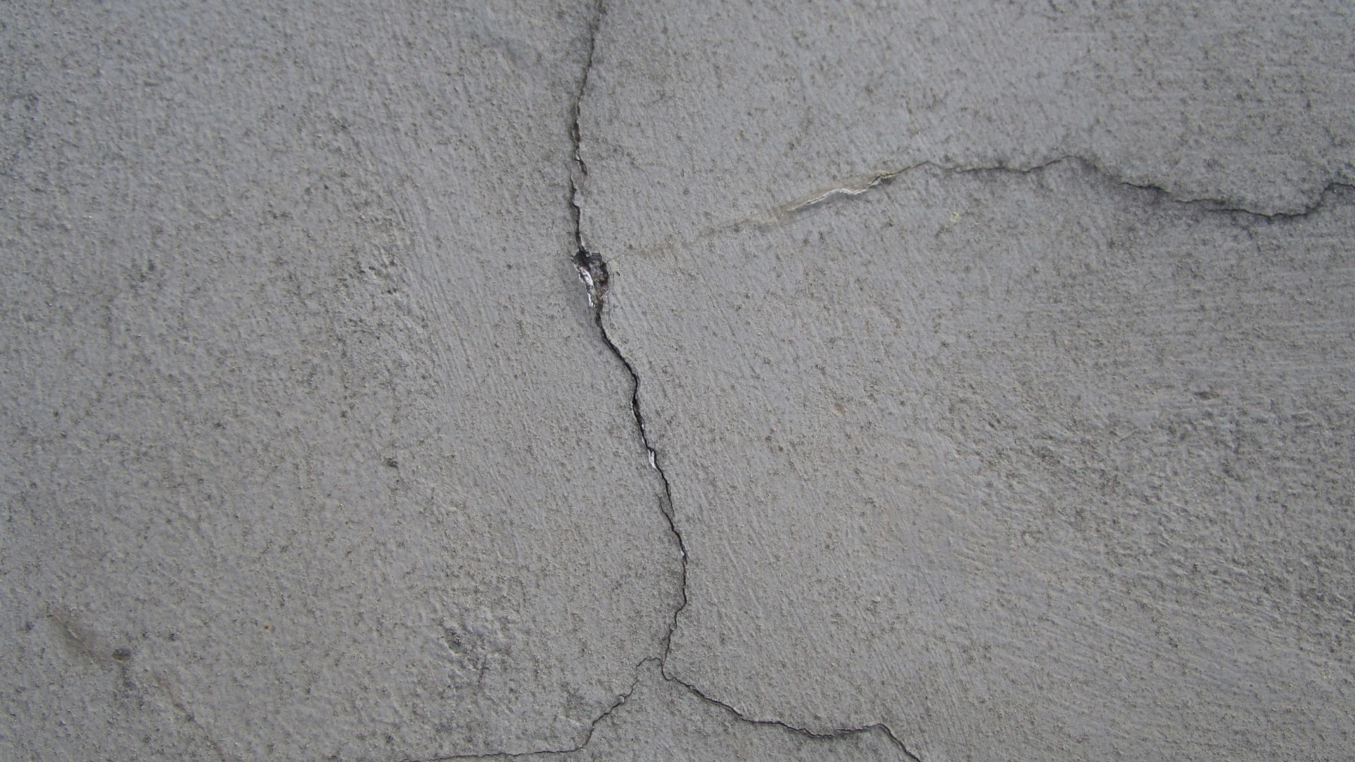 Stucco Crack Repair